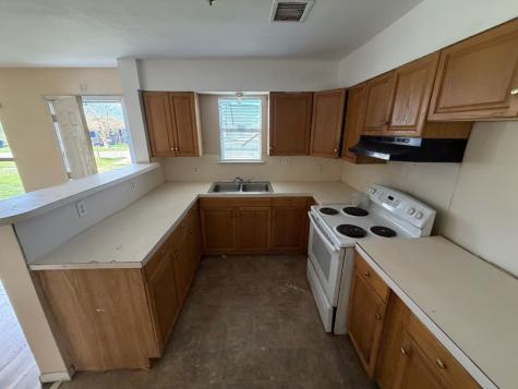 406 Snow Drive West Columbia TX 77486
