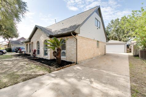 12018 Arrowhead Glen Drive Houston TX 77071