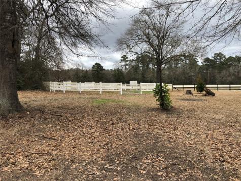 16581 Interstate 45 N Willis TX 77318