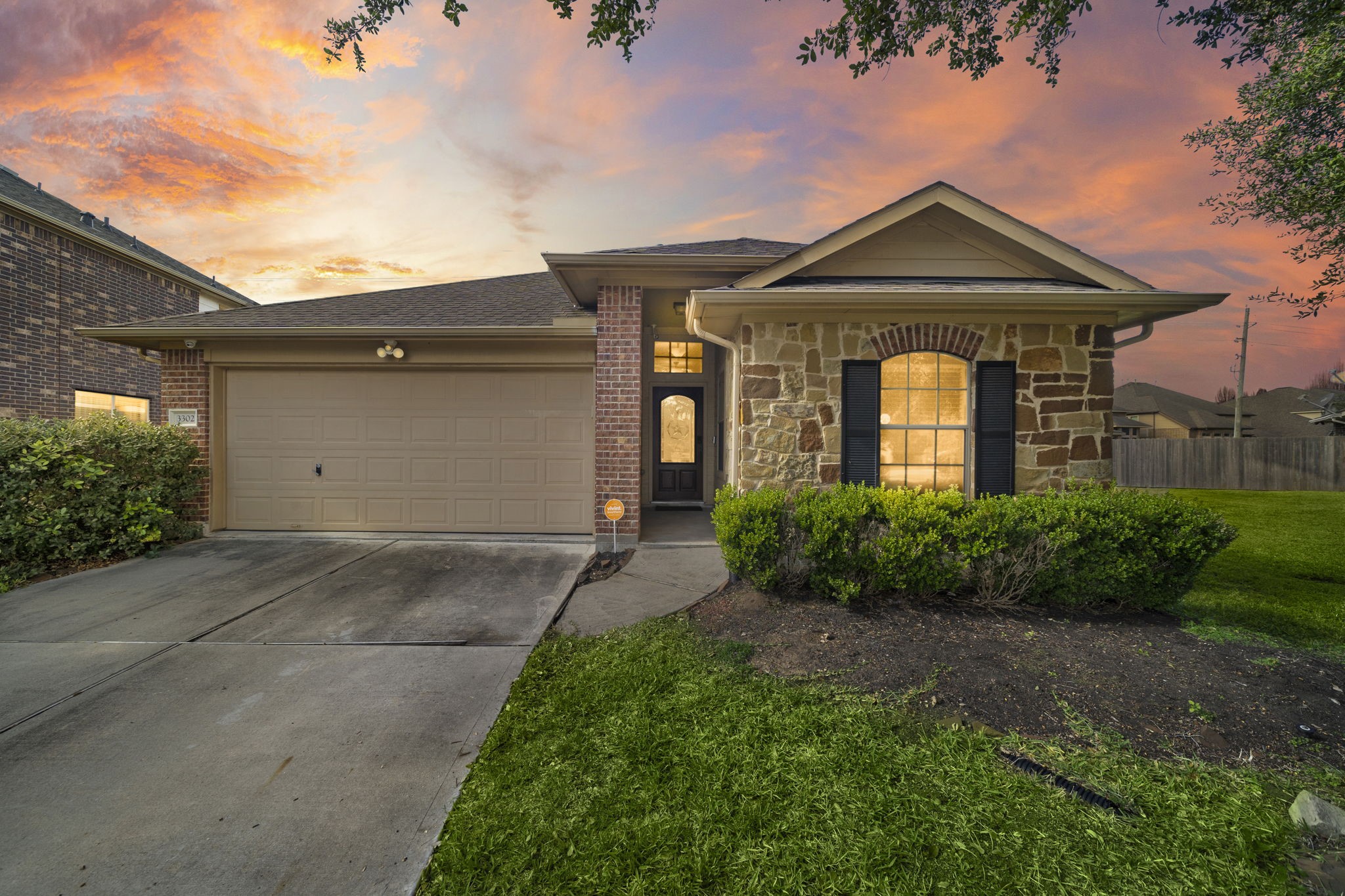3302 Southern Grove Lane Pearland TX 77584