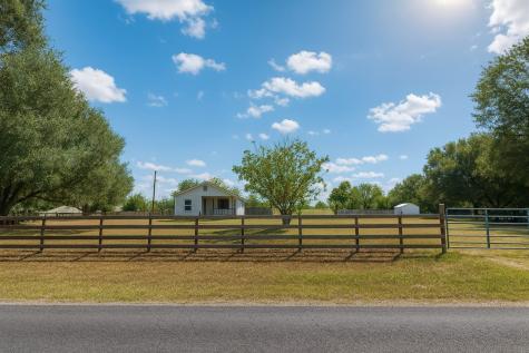 1264 Mill Creek Road Bellville TX 77418