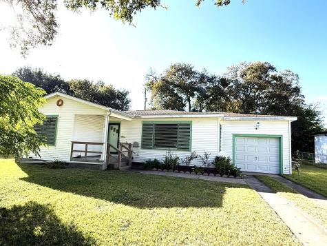 6718 E Bayou Drive Hitchcock TX 77563