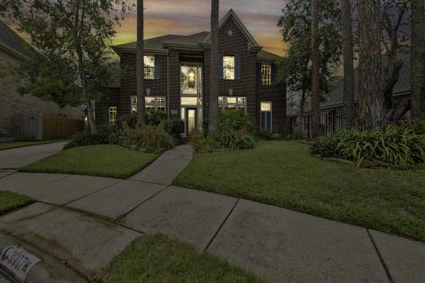 3907 S Beechwood Court Houston TX 77059