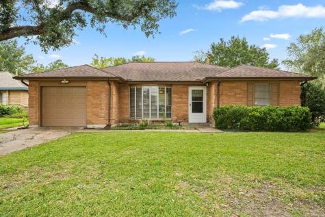 501 Brendon Park Lane Friendswood TX 77546