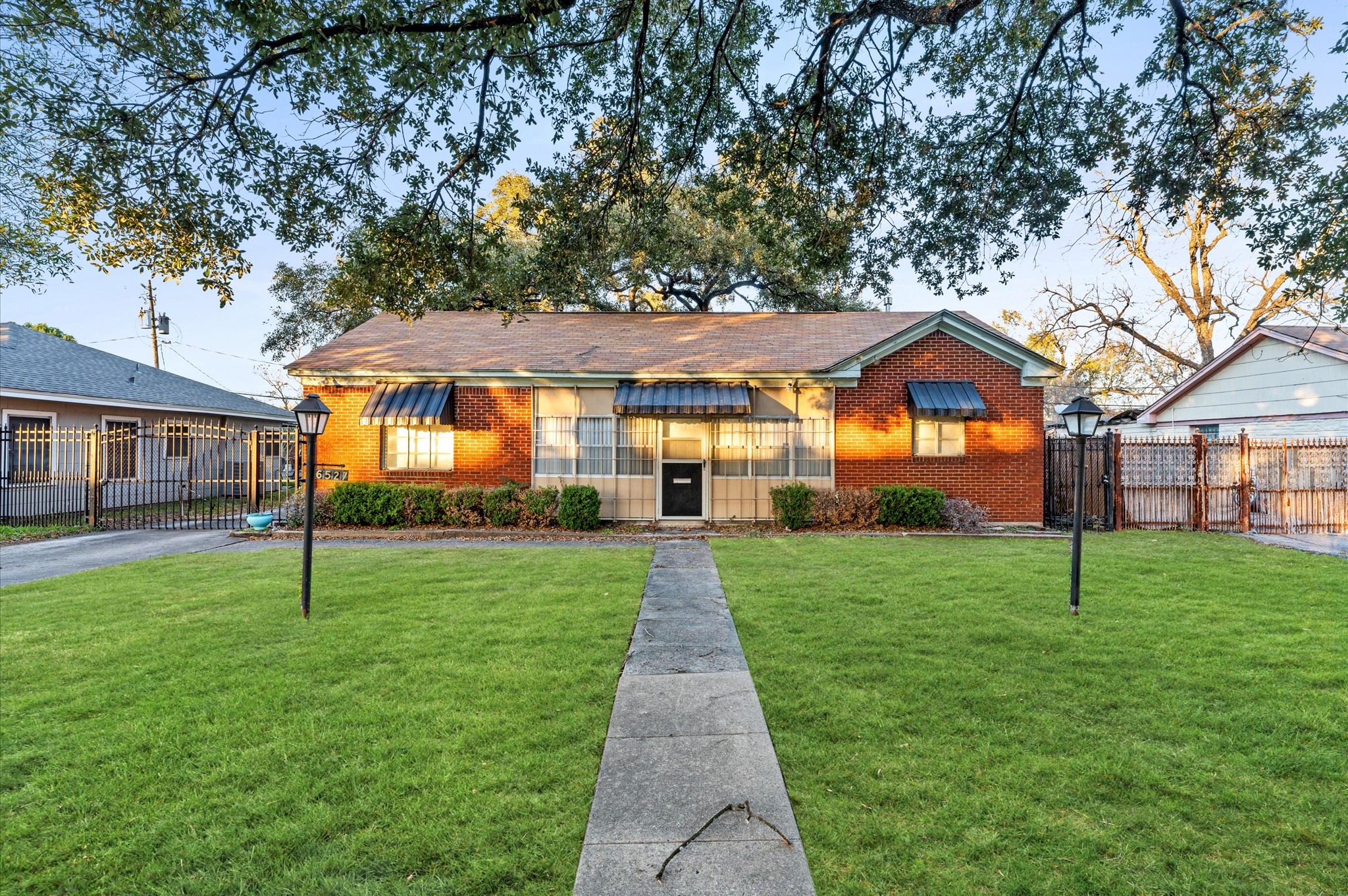 6527 Pinehurst Drive Houston TX 77023