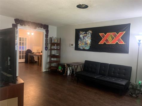 4821 Sue Avenue Groves TX 77619