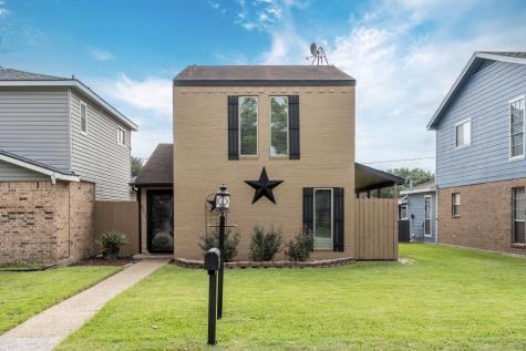 821 Clubside Drive East Bernard TX 77435