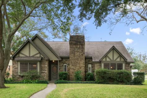 119 Sandalwood Drive Lake Jackson TX 77566