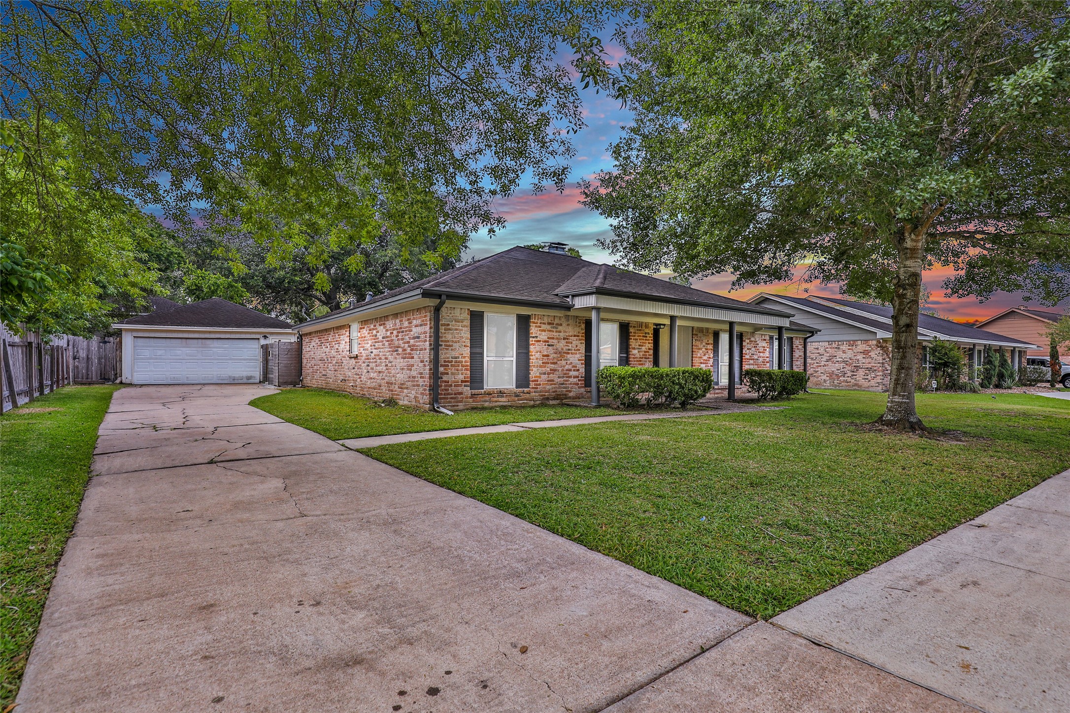 317 W Castle Harbour Drive Friendswood TX 77546