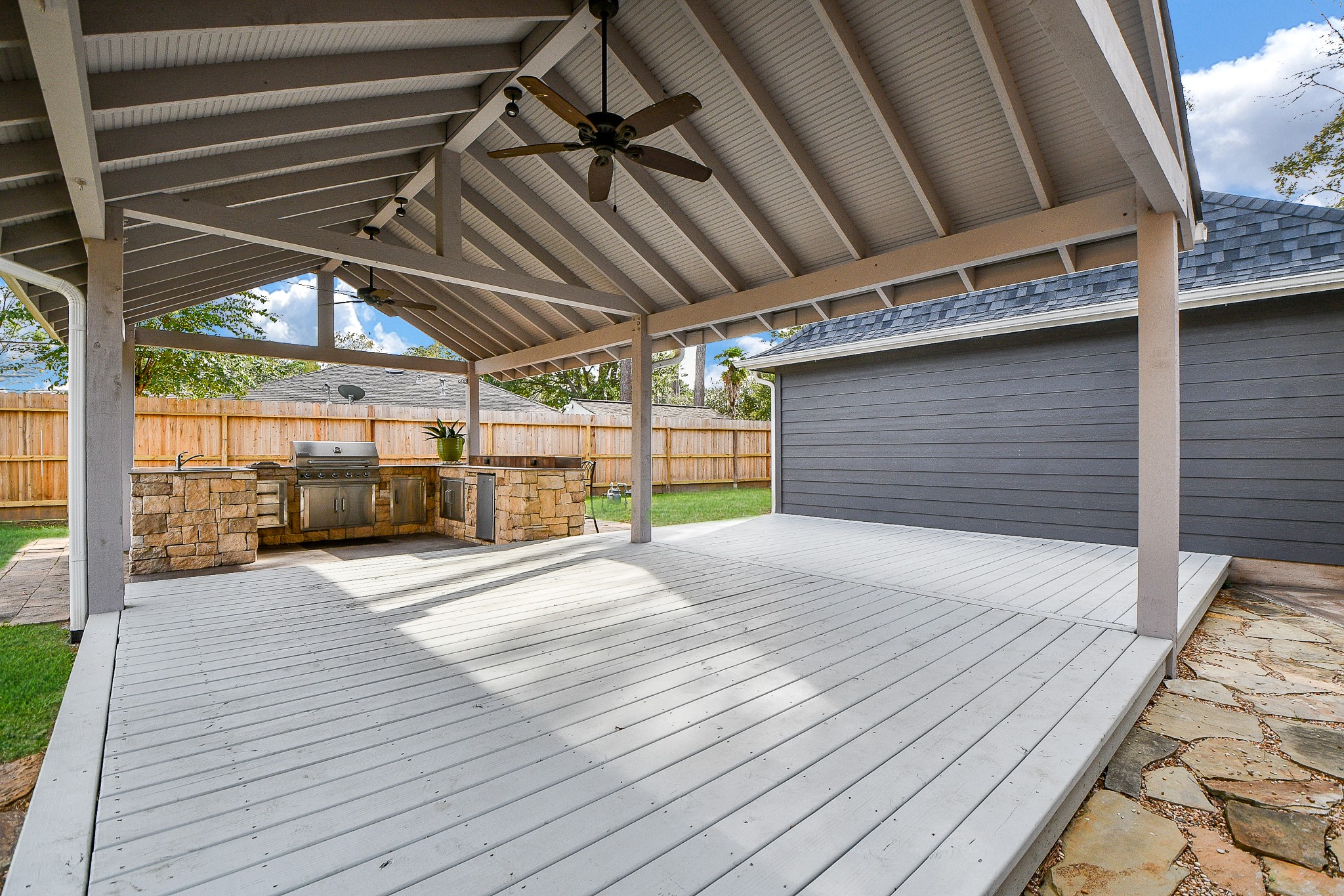 318 Heather Lane Conroe TX 77385