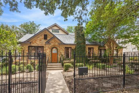 304 Bayland Avenue Houston TX 77009