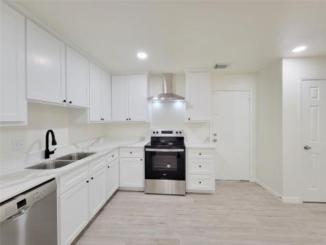 11102 Oakcenter Drive Houston TX 77072
