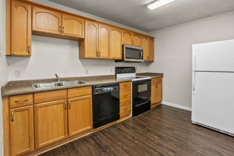 206 S Fenner Avenue Cleveland TX 77327