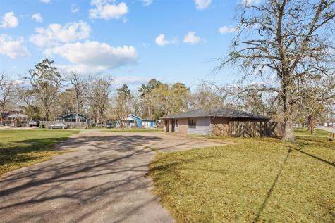 206 S Fenner Avenue Cleveland TX 77327
