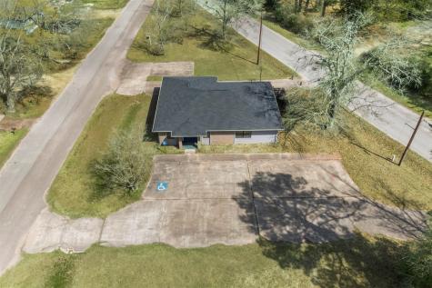 206 S Fenner Avenue Cleveland TX 77327