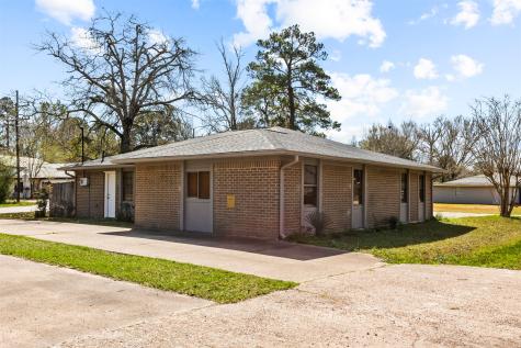 206 S Fenner Avenue Cleveland TX 77327