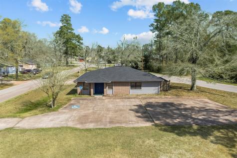 206 S Fenner Avenue Cleveland TX 77327