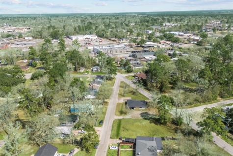 206 S Fenner Avenue Cleveland TX 77327
