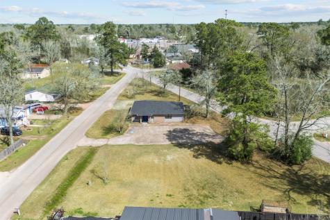 206 S Fenner Avenue Cleveland TX 77327