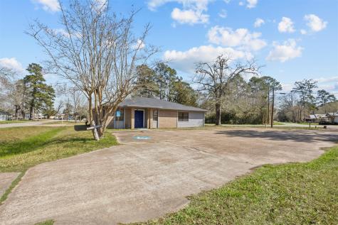 206 S Fenner Avenue Cleveland TX 77327