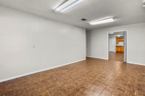206 S Fenner Avenue Cleveland TX 77327