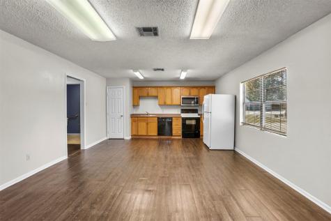 206 S Fenner Avenue Cleveland TX 77327