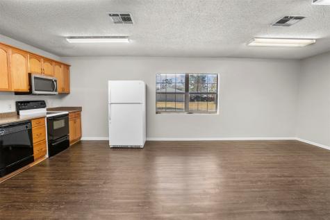206 S Fenner Avenue Cleveland TX 77327