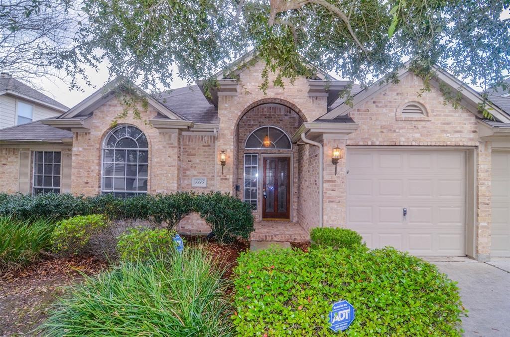 1115 Lake Shore Drive Pearland TX 77581