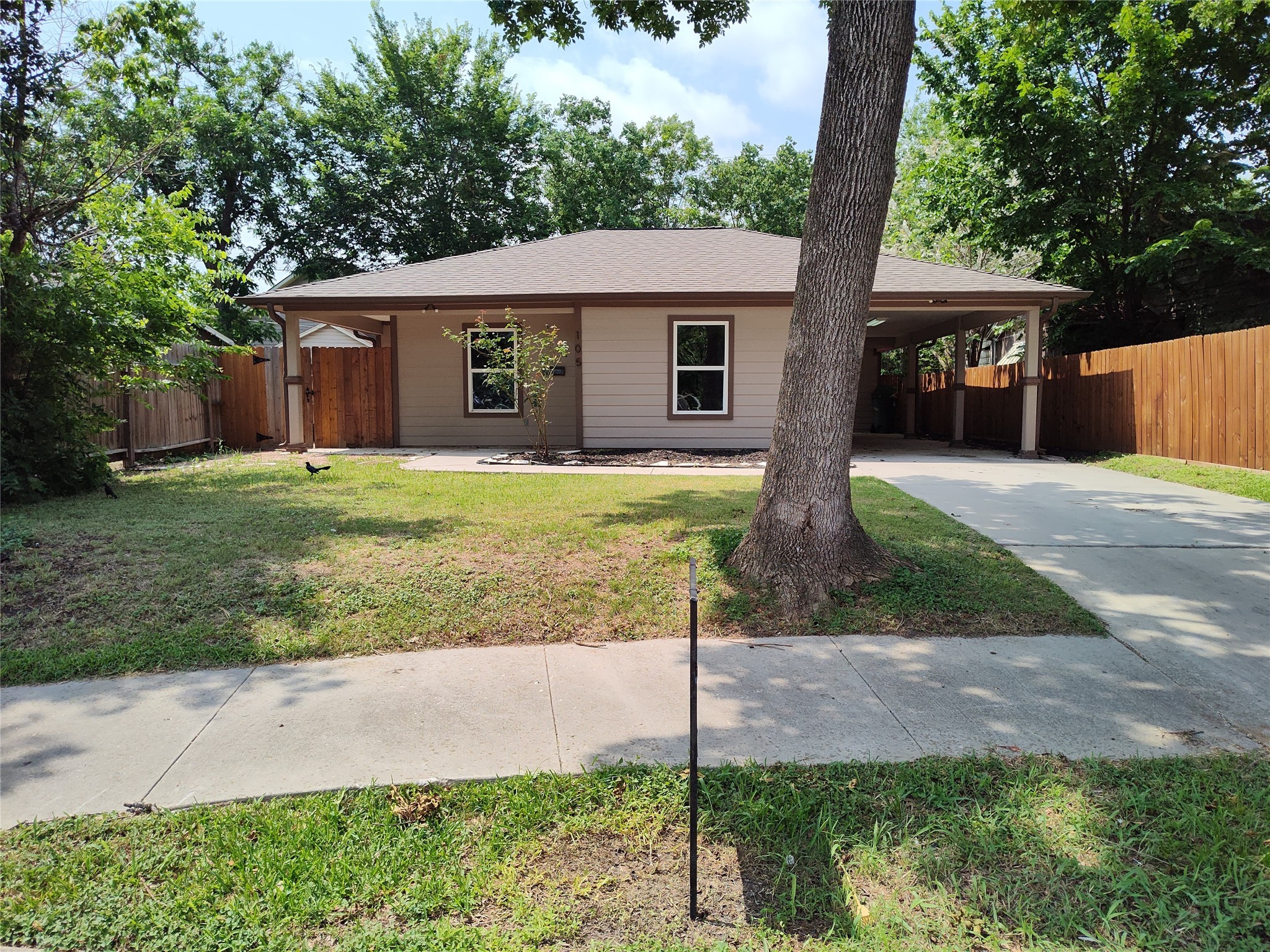 105 W Ellaine Avenue Pasadena TX 77506