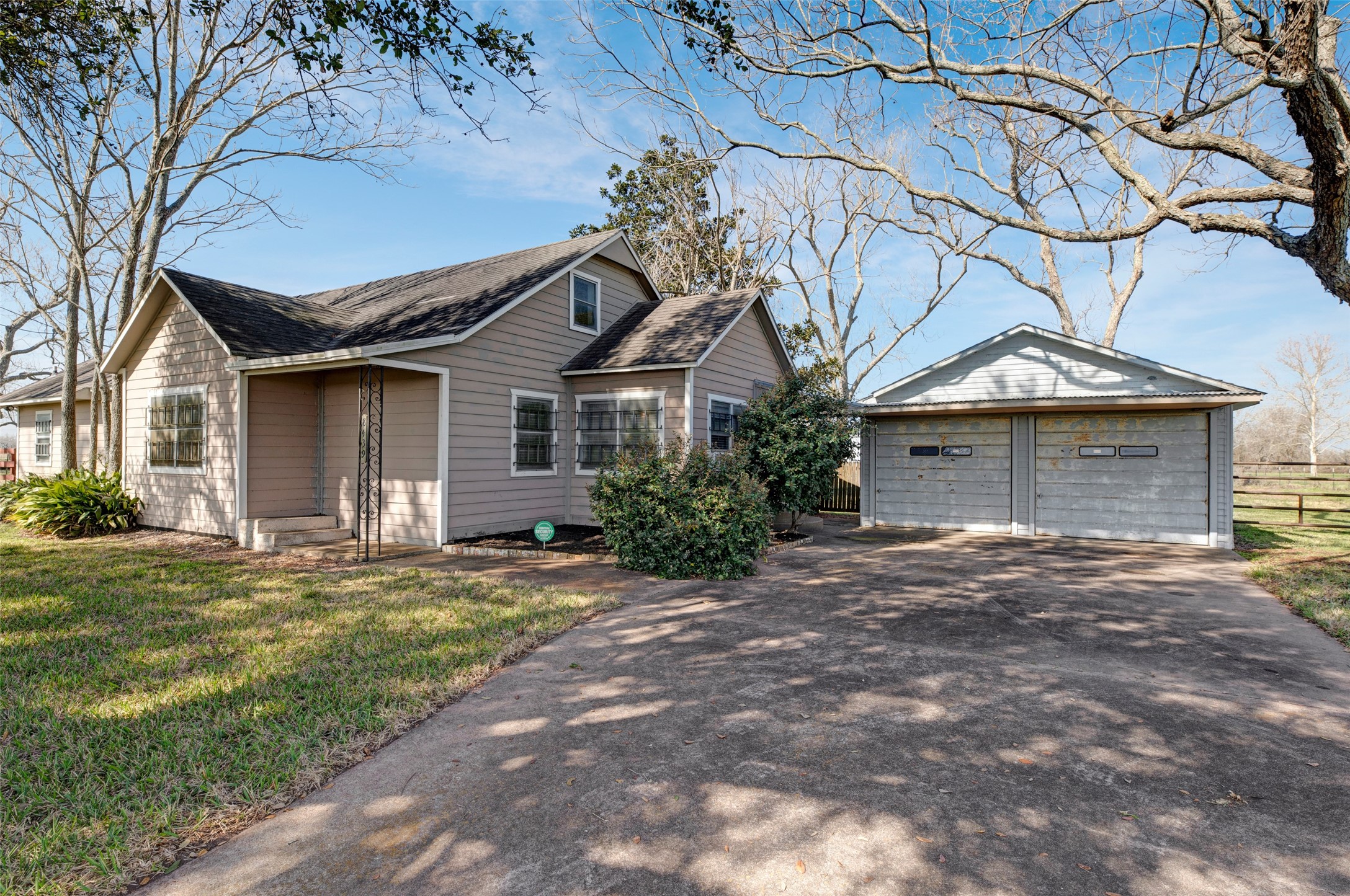 8439 Fm 442 Boling TX 77420