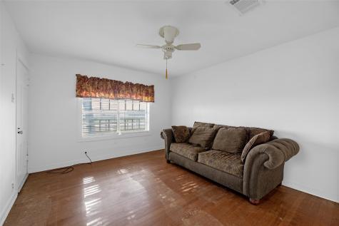 8439 Fm 442 Boling TX 77420
