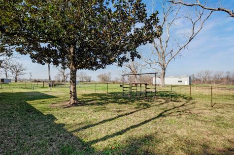 8439 Fm 442 Boling TX 77420
