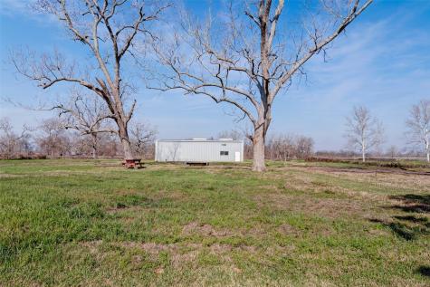 8439 Fm 442 Boling TX 77420