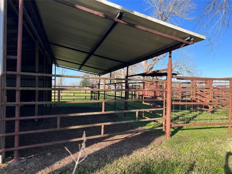 8439 Fm 442 Boling TX 77420