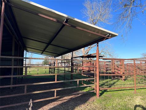 8439 Fm 442 Boling TX 77420