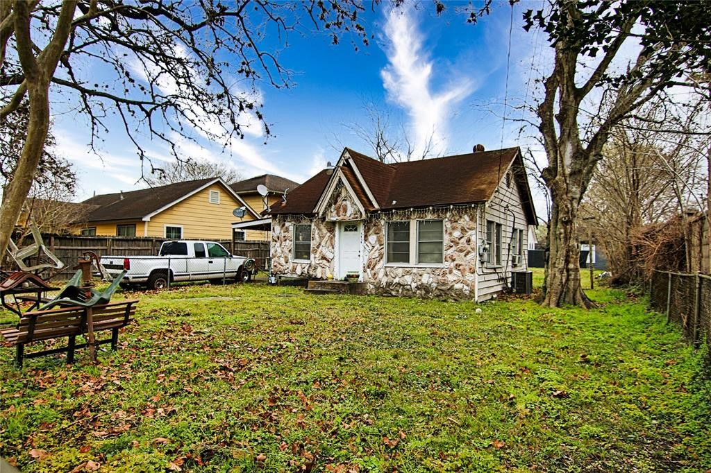 7816 Helmers Street Houston TX 77022