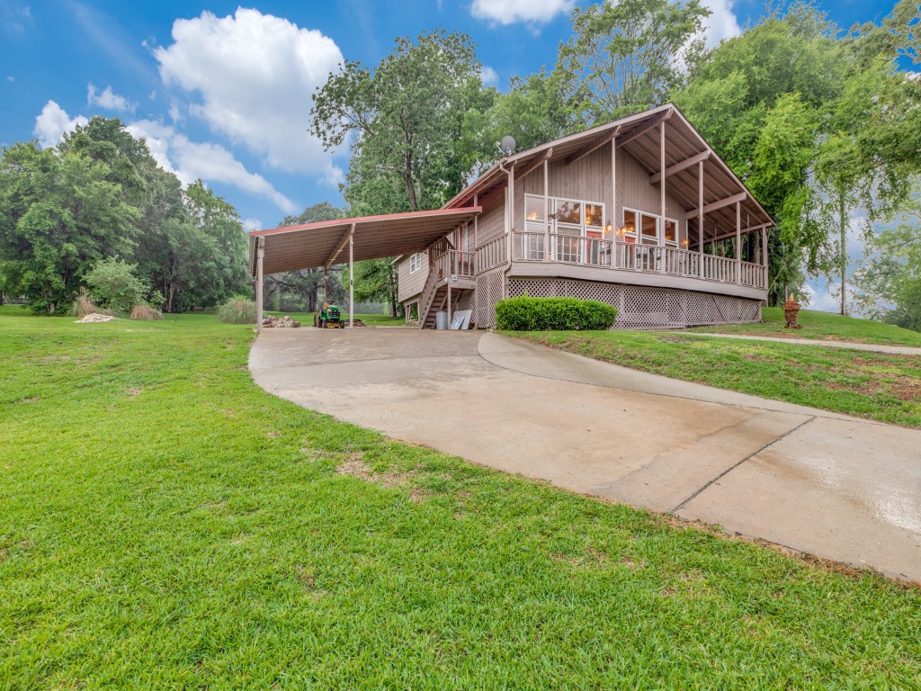 11 Knob Hill Coldspring TX 77331