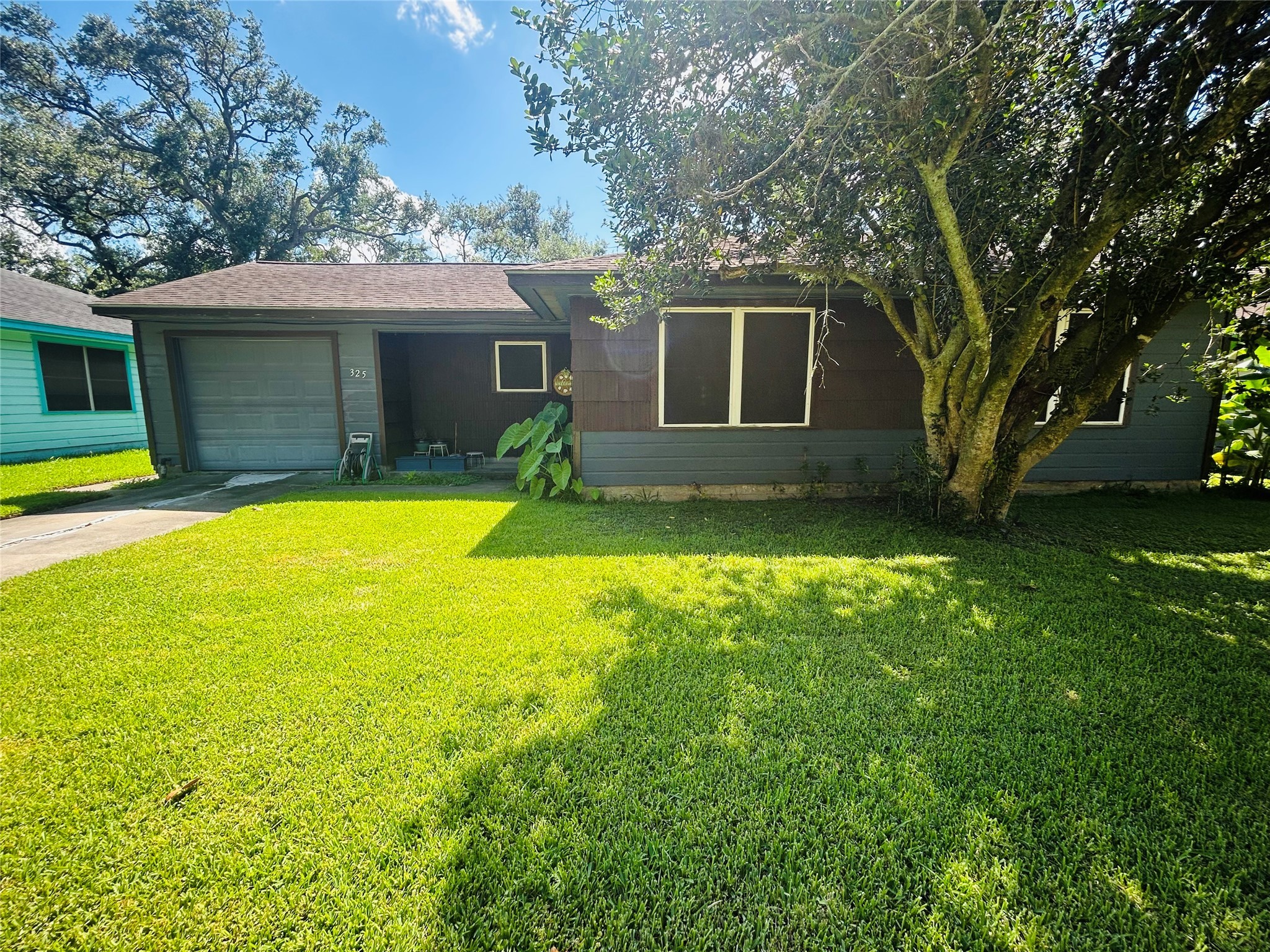 325 Cypress Street Lake Jackson TX 77566