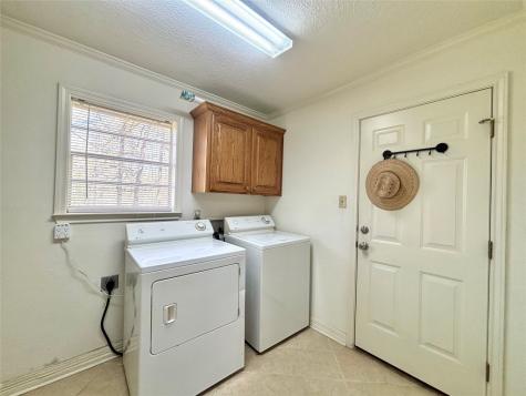 1733 Us Highway 190 E Woodville TX 75979