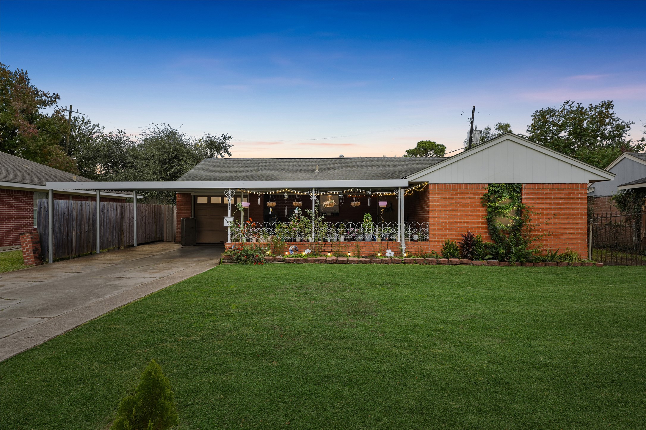 2011 Lazy Creek Lane Houston TX 77017