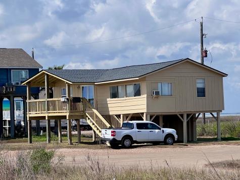 110 Lindrose Street Freeport TX 77541