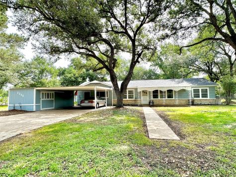 2206 Nancy Lou Street El Campo TX 77437