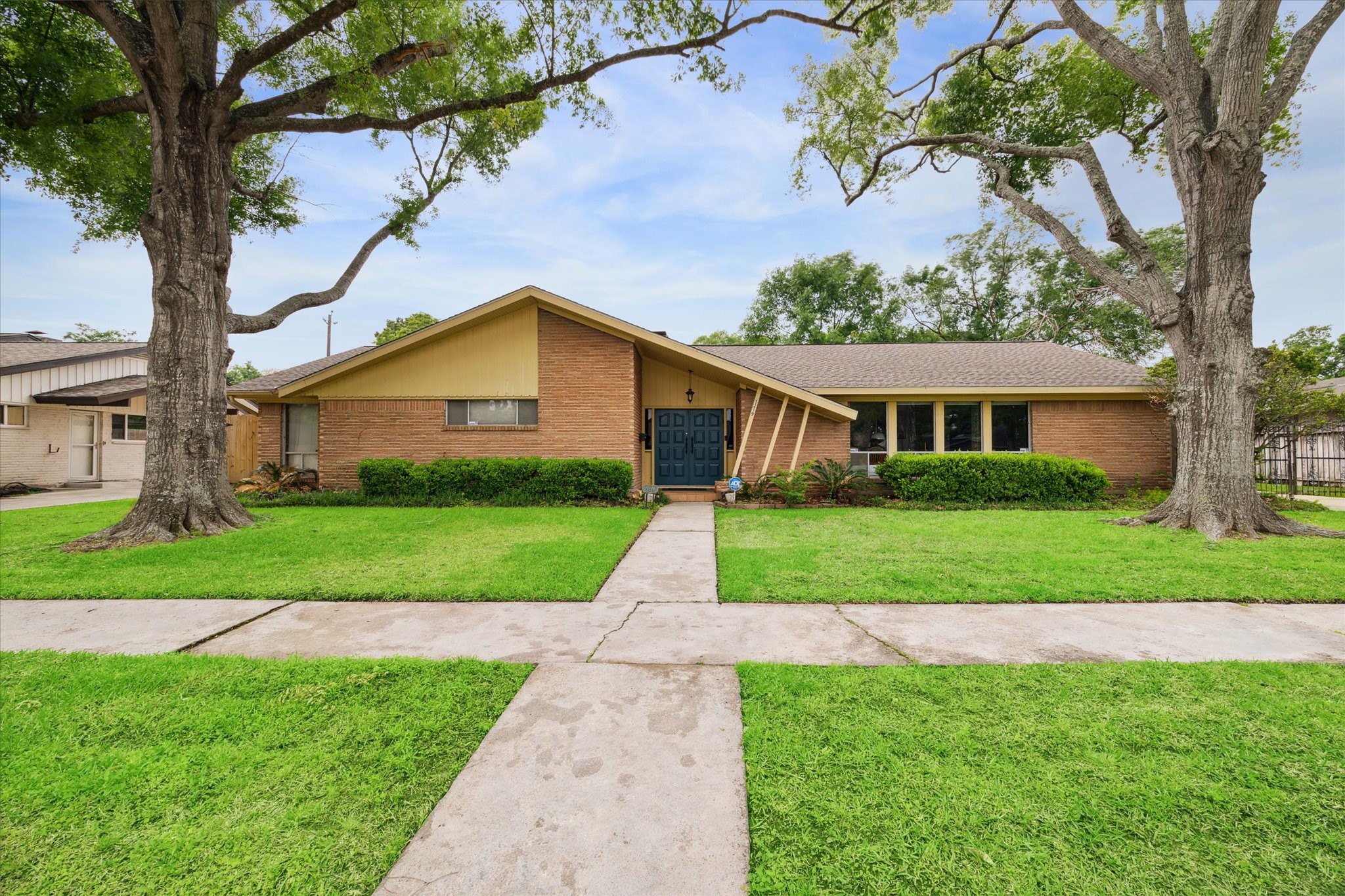 5219 Rutherglenn Drive Houston TX 77096
