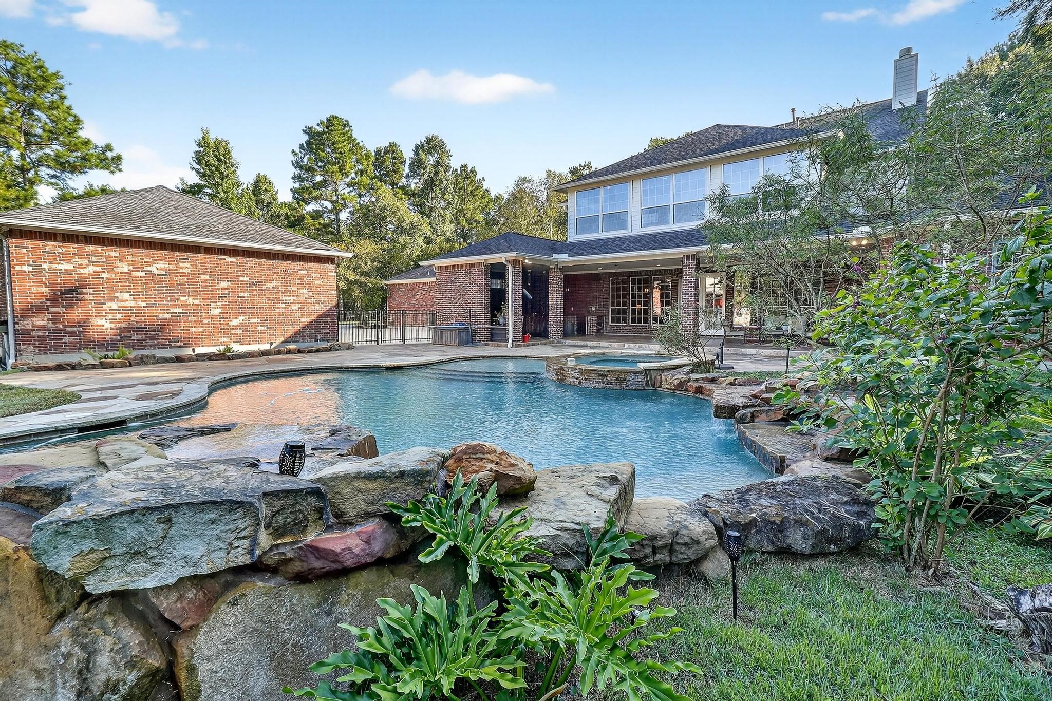 420 Whispering Meadow Magnolia TX 77355