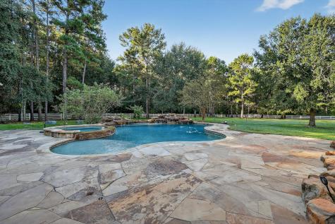 420 Whispering Meadow Magnolia TX 77355
