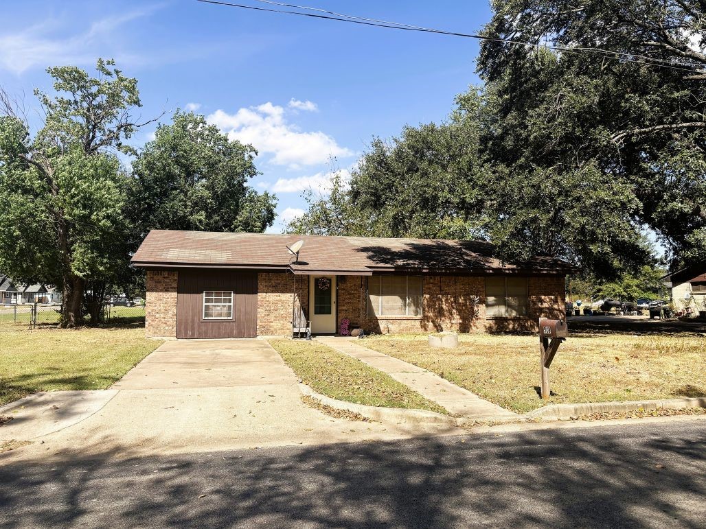 508 Rose Marie Boulevard Hearne TX 77859