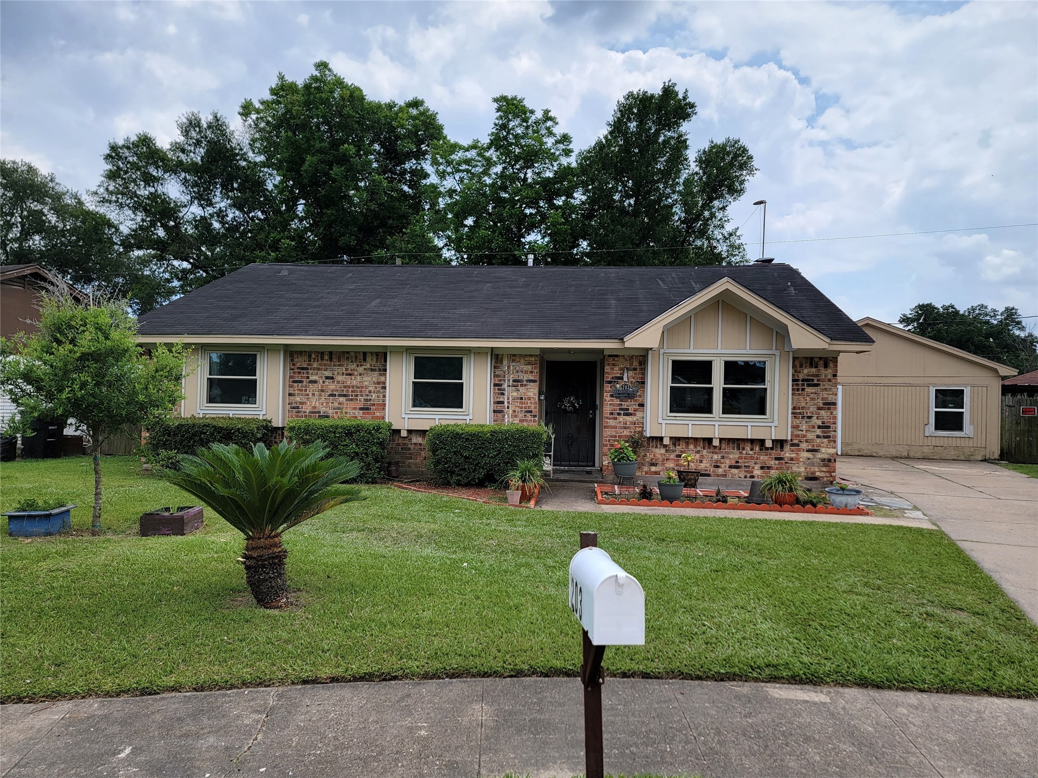 203 San Fernando Drive Houston TX 77060