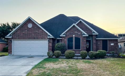 69 Tangerine Court Lake Jackson TX 77566