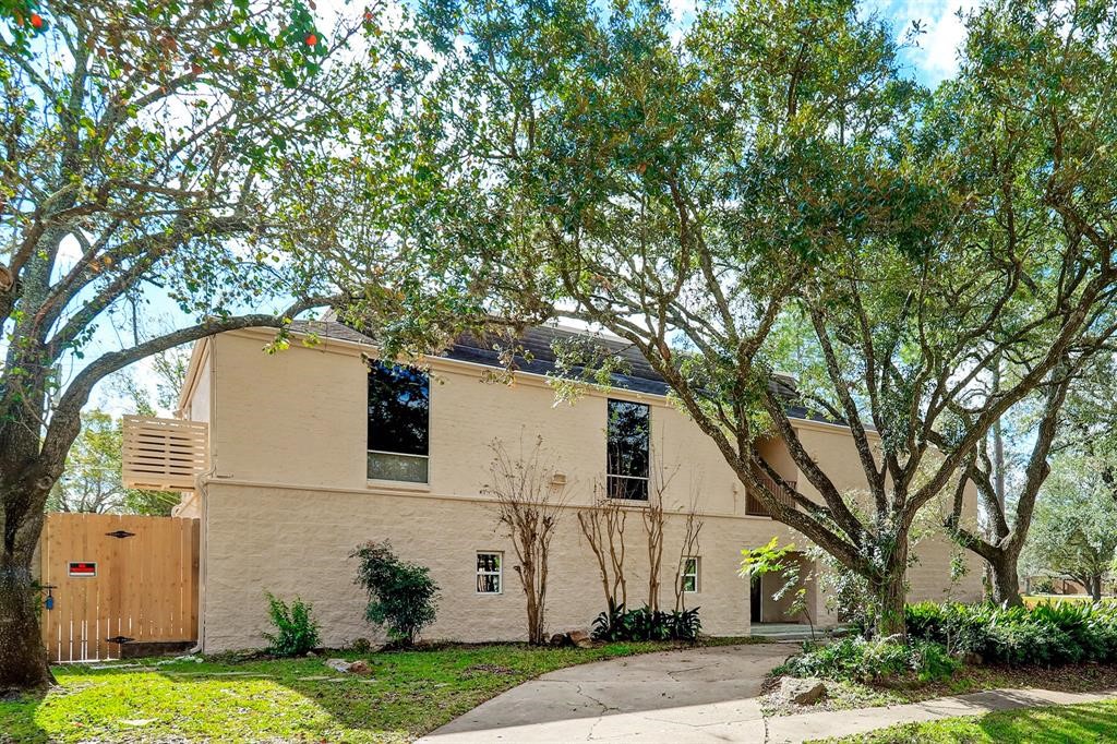 5031 Braesheather Drive Houston TX 77096