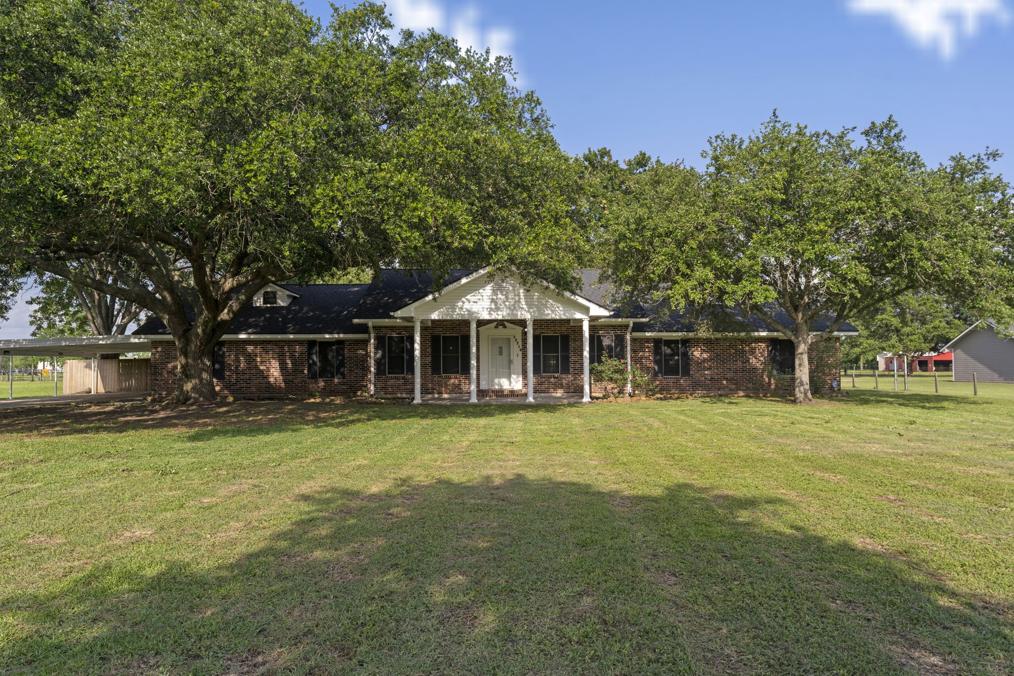 13716 Saddle Ridge Crosby TX 77532